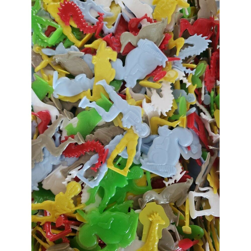Vintage‎ Premium 1950 Animal/ People Cracker Jack Prizes Charms 12 Random